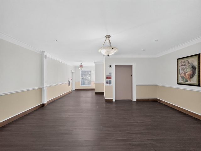 2111 Welch B214, Houston, TX 77019