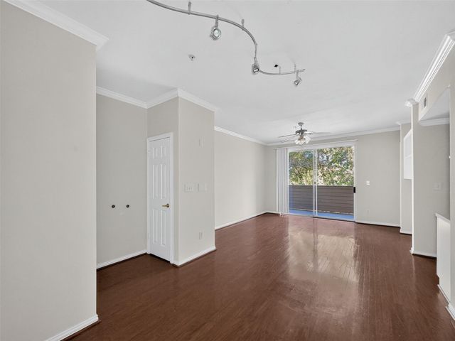 2111 Welch B214, Houston, TX 77019