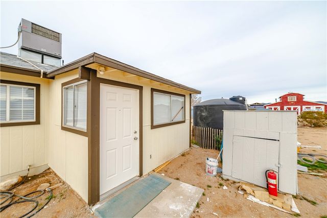 14948 N Canyon Drive, Dolan Springs, AZ 86441