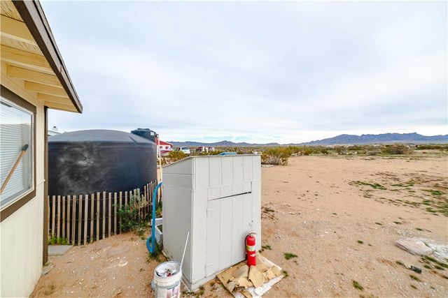 14948 N Canyon Drive, Dolan Springs, AZ 86441