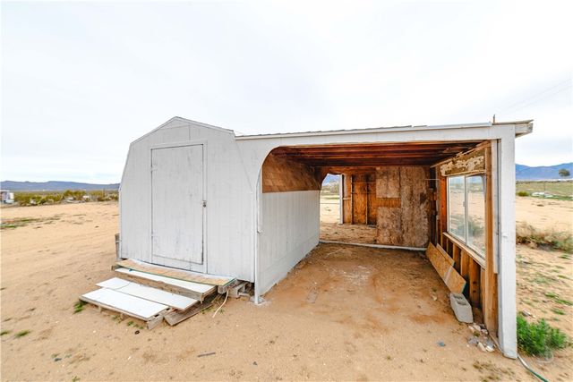 14948 N Canyon Drive, Dolan Springs, AZ 86441