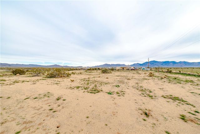 14948 N Canyon Drive, Dolan Springs, AZ 86441