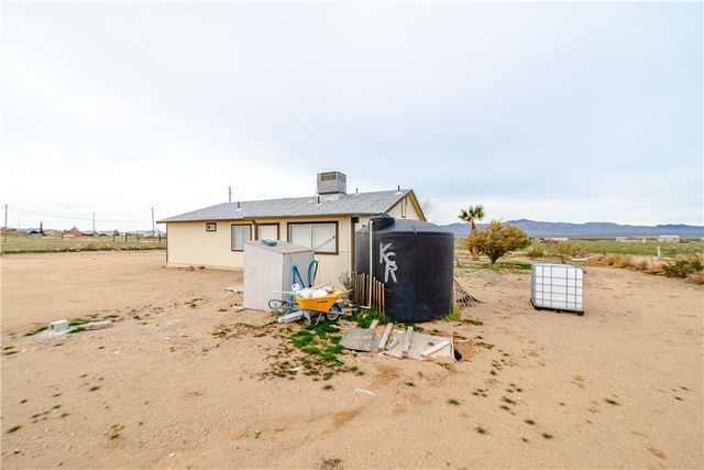 14948 N Canyon Drive, Dolan Springs, AZ 86441