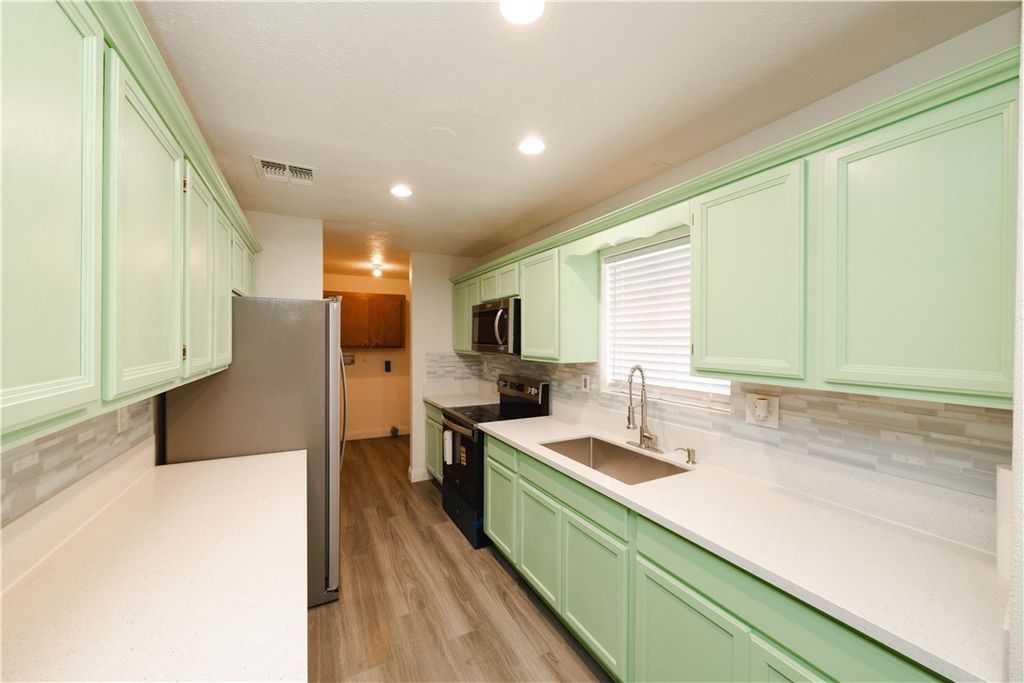 14948 N Canyon Drive, Dolan Springs, AZ 86441