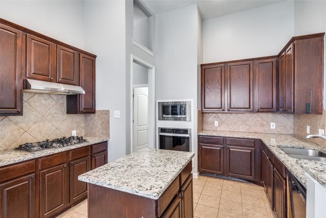 3117 Irvine Drive, Carrollton, TX 75007