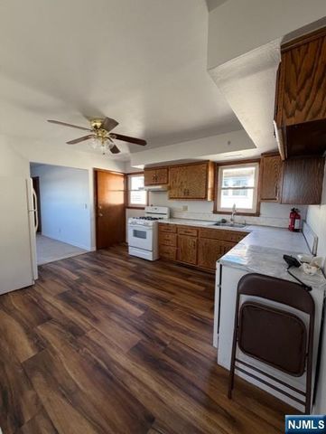 6 Maitland Place 2, Garfield, NJ 07026