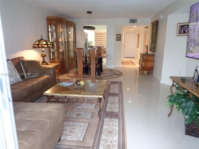 701 SW 141st Ave 412R, Pembroke Pines, FL 33027