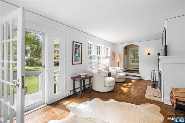 734 Greentree Lane, Oradell, NJ 07649