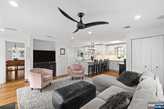734 Greentree Lane, Oradell, NJ 07649