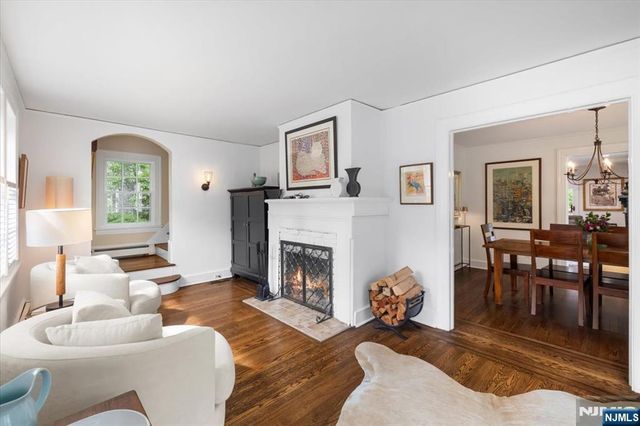 734 Greentree Lane, Oradell, NJ 07649