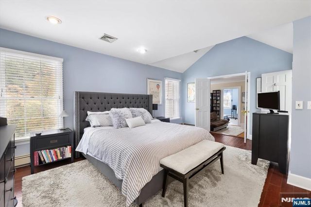 734 Greentree Lane, Oradell, NJ 07649