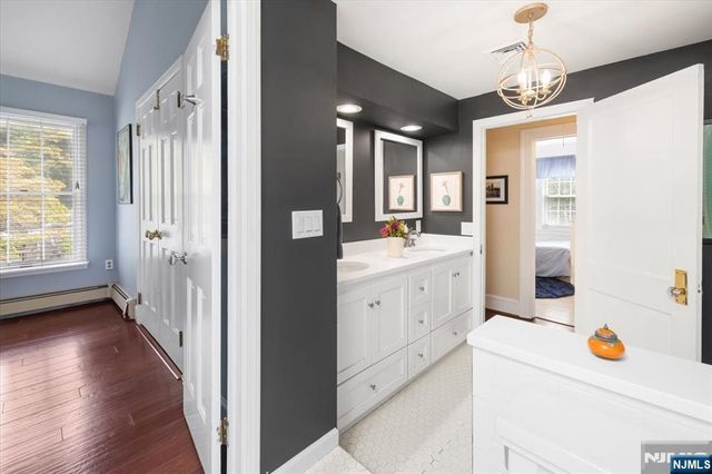 734 Greentree Lane, Oradell, NJ 07649