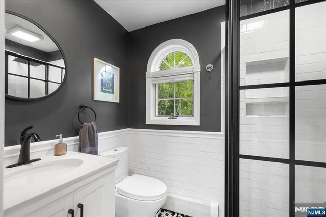 734 Greentree Lane, Oradell, NJ 07649