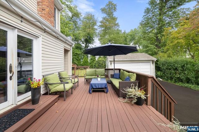 734 Greentree Lane, Oradell, NJ 07649