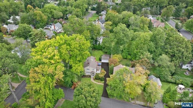 734 Greentree Lane, Oradell, NJ 07649