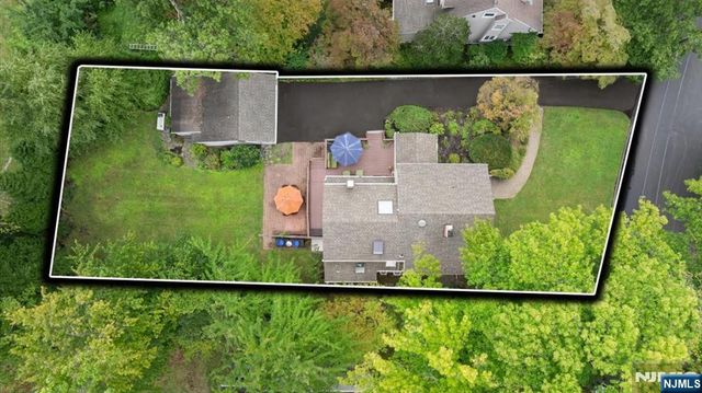 734 Greentree Lane, Oradell, NJ 07649