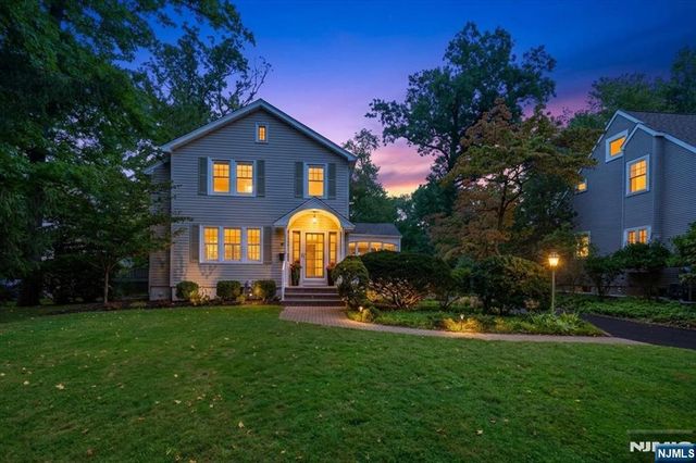 734 Greentree Lane, Oradell, NJ 07649