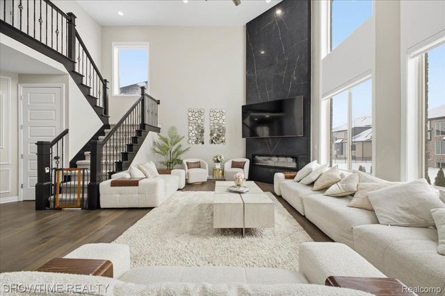 19782 Chase Drive, Macomb Township, MI 48042