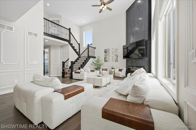 19782 Chase Drive, Macomb Township, MI 48042