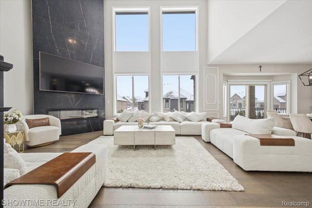 19782 Chase Drive, Macomb Township, MI 48042