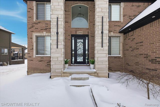 19782 Chase Drive, Macomb Township, MI 48042