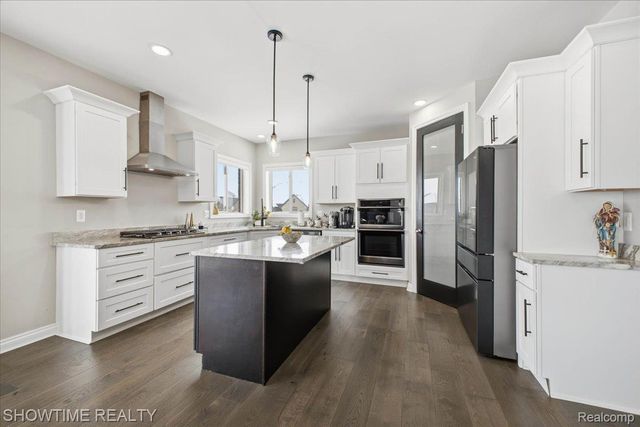 19782 Chase Drive, Macomb Township, MI 48042