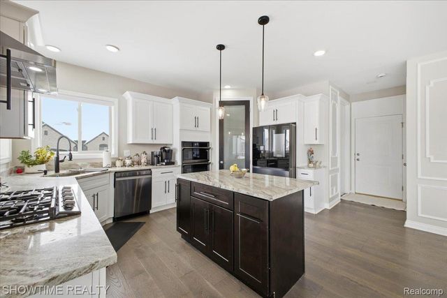 19782 Chase Drive, Macomb Township, MI 48042