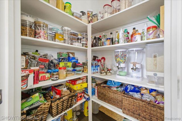 19782 Chase Drive, Macomb Township, MI 48042