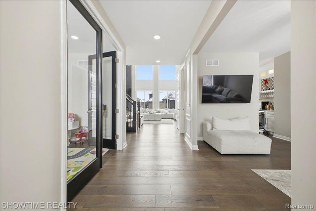 19782 Chase Drive, Macomb Township, MI 48042