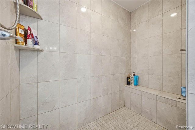 19782 Chase Drive, Macomb Township, MI 48042