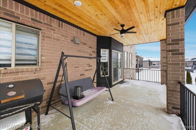 19782 Chase Drive, Macomb Township, MI 48042