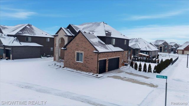 19782 Chase Drive, Macomb Township, MI 48042
