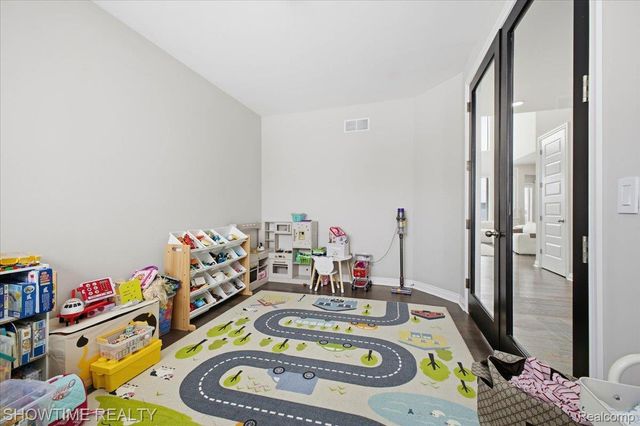 19782 Chase Drive, Macomb Township, MI 48042