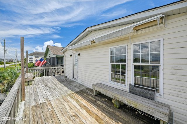 3210 Island Drive, Sneads Ferry, NC 28460