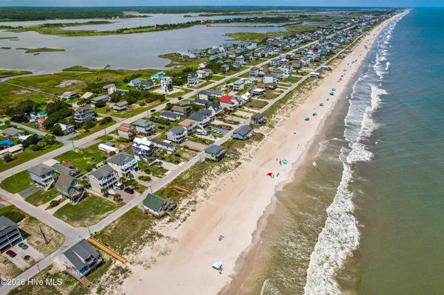 3210 Island Drive, Sneads Ferry, NC 28460