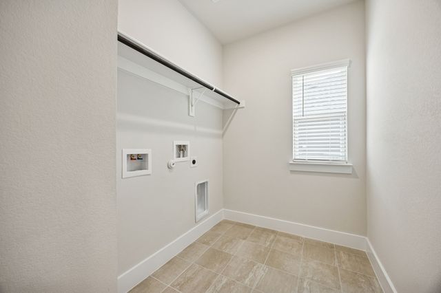 812 Tesslynn Avenue, Godley, TX 76044