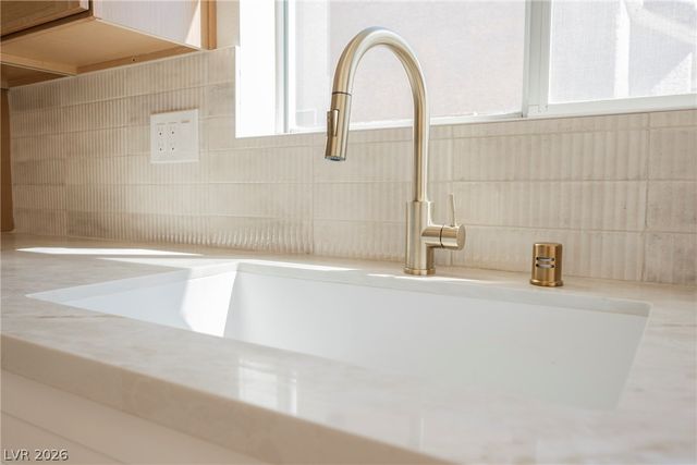 6113 Desert Haven Road, Las Vegas, NV 89130