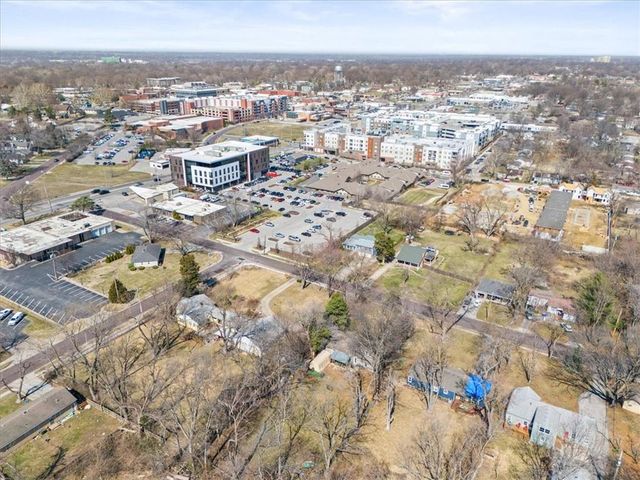 6901 W 82nd Street, Overland Park, KS 66204