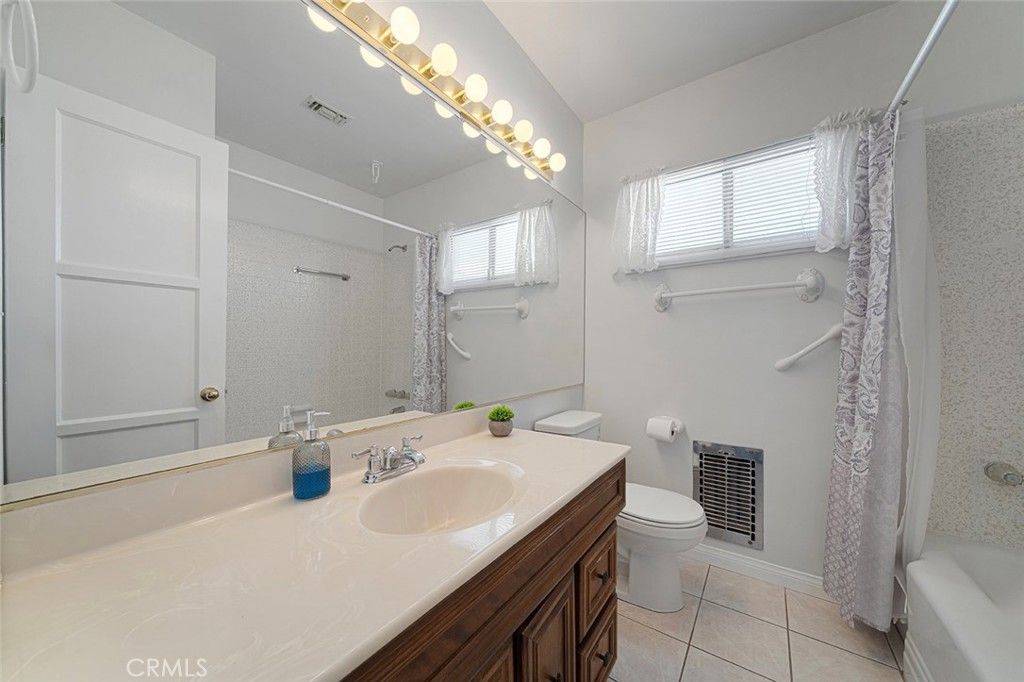 Image 23 of property listing at 312 N Maplewood, West Covina, CA 91790