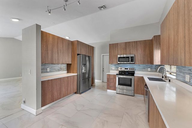 11461 NW 39th Street, Coral Springs, FL 33065