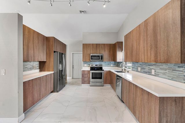 11461 NW 39th Street, Coral Springs, FL 33065