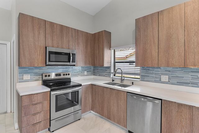 11461 NW 39th Street, Coral Springs, FL 33065