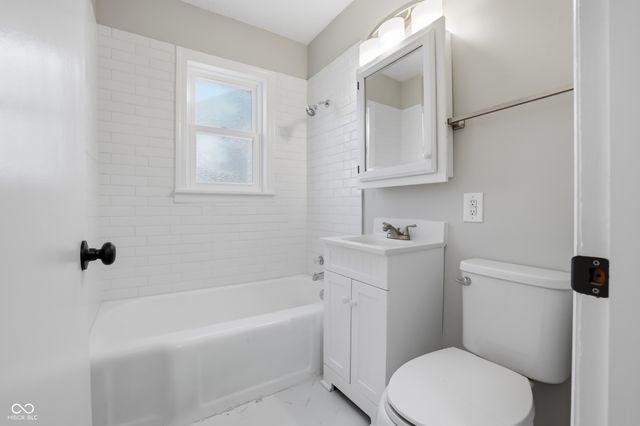 14 Crescent Court, Anderson, IN 46013