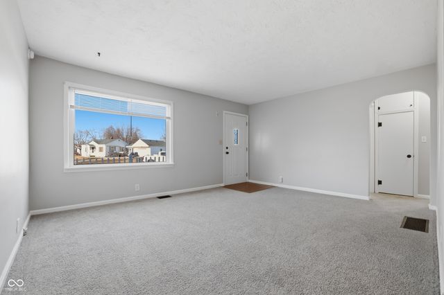 14 Crescent Court, Anderson, IN 46013