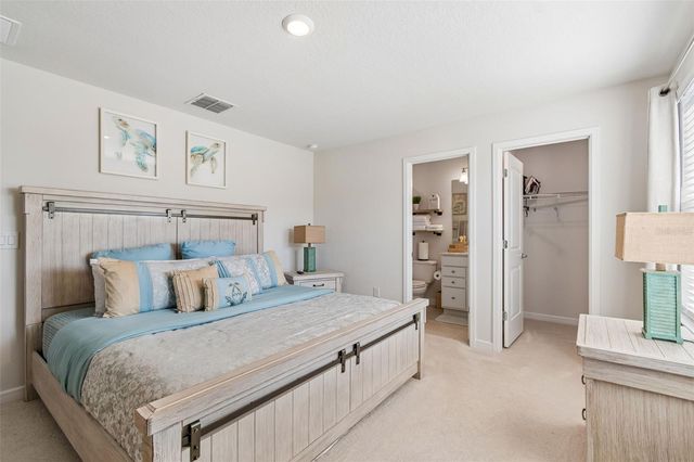 6390 BRADFORD WOODS DRIVE, Zephyrhills, FL 33542