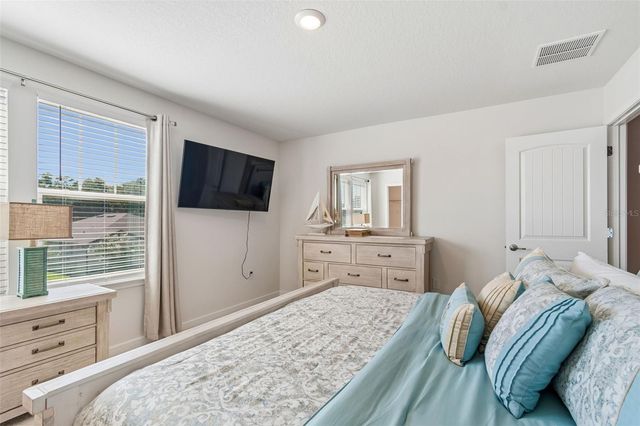 6390 BRADFORD WOODS DRIVE, Zephyrhills, FL 33542