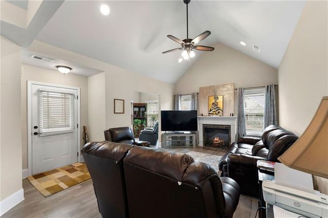 6 William Drive NE 47, White, GA 30184
