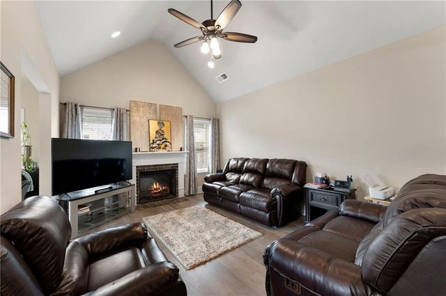 6 William Drive NE 47, White, GA 30184