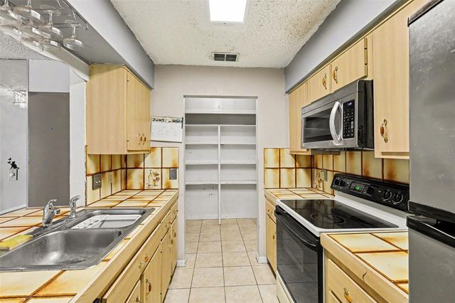 1916 SW 34TH COURT, Ocala, FL 34474