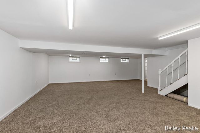 101 W Gardner Street, Sparta, MI 49345